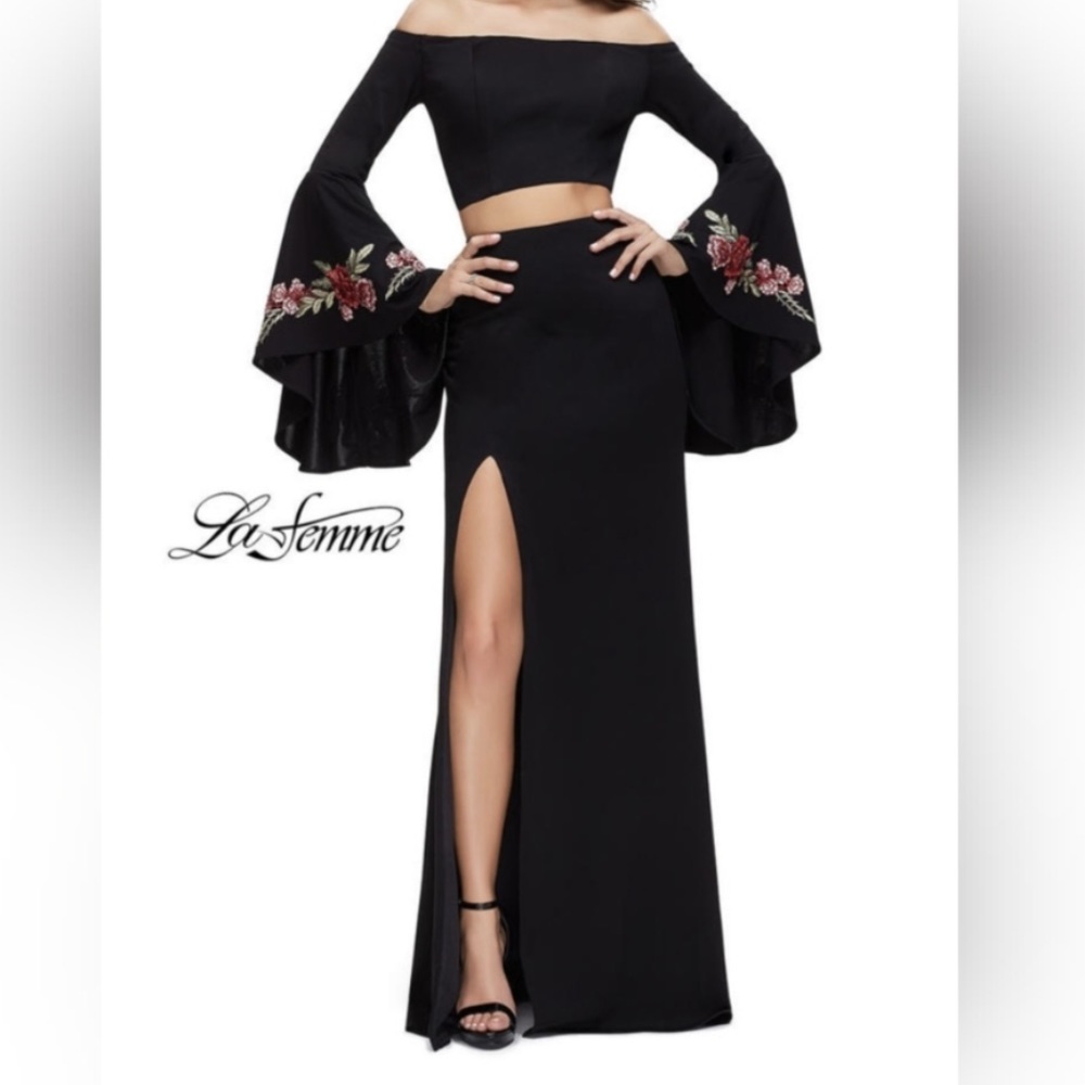 LA FEEME TOP FLORAL  BELL SLEEVE